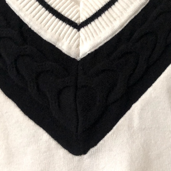 B/W Sweater Vest- Medium - Picture 4 of 4